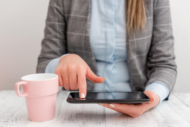 Co zrobić gdy zalał się telefon dotykowy?
