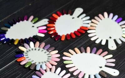 Jak kłaść hybrydę Semilac, by cieszyć się trwałym manicurem?