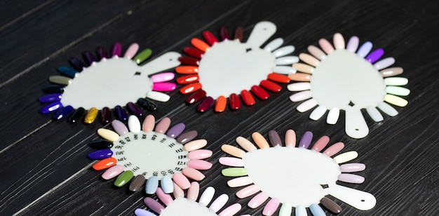 Jak kłaść hybrydę Semilac, by cieszyć się trwałym manicurem?