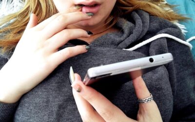 Zalany telefon – czy jest jeszcze szansa na jego włączenie?