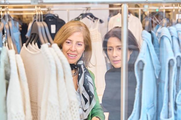 Modowe patriotki - które marki odzieżowe są polskie?