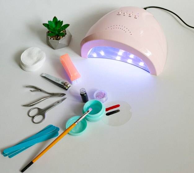 Jaką lampę do paznokci polecają doświadczone stylistki?